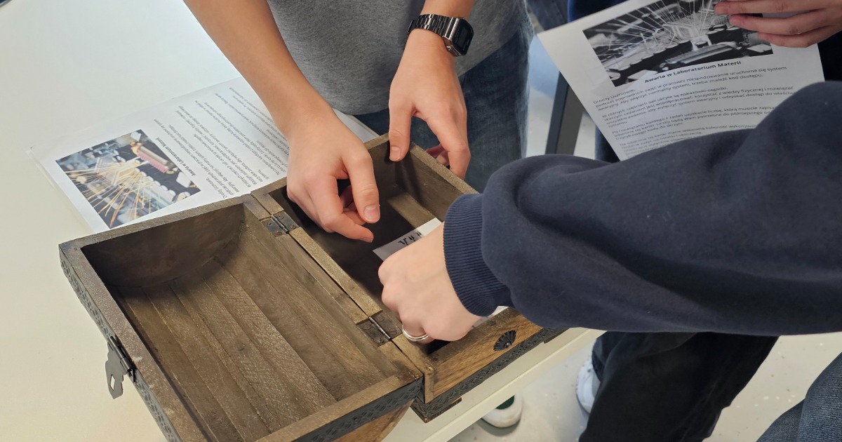 Ilustracja: Pokój zagadek - sposób na powtórzenia