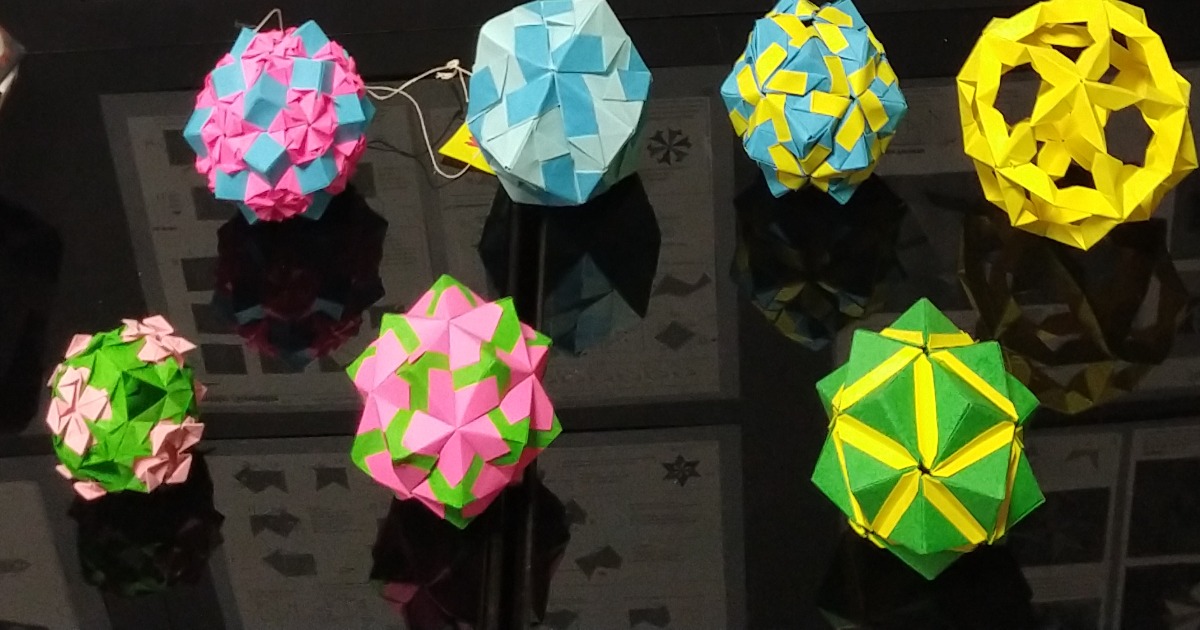 Ilustracja: Barwy origami i matematyki